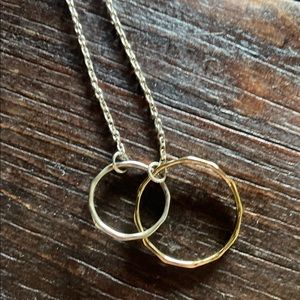 Stella &Dot together circle necklace. 18in chain with 2in extension